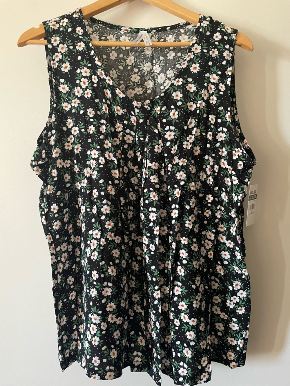 NWT: GIANT TIGER: Women’s Tank Top